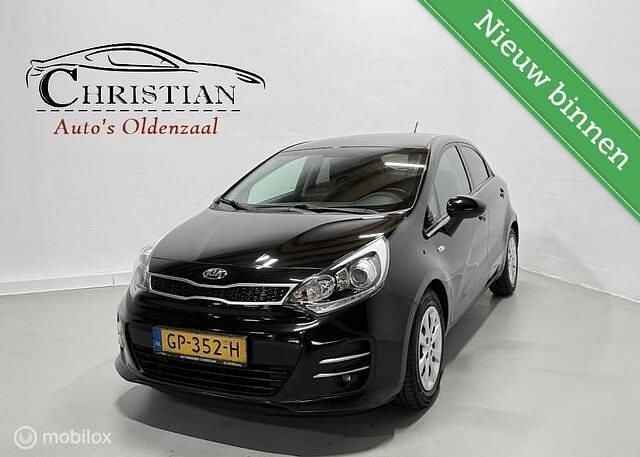 Zwart Occasion 2015 Kia Rio Hatchback | € 7.750 (Eerlijke prijs) - Afbeelding 1/4