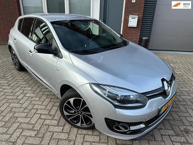 Grijs (metallic) Occasion 2014 Renault Mégane III Bose Edition Hatchback | € 5.999 (Eerlijke prijs) - Afbeelding 1/4