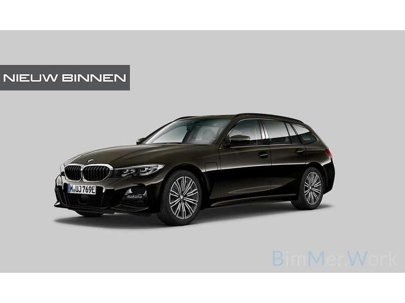 Zwart Gebruikt 2021 BMW 330e Executive Stationwagen | € 33.840 (Eerlijke prijs) - Afbeelding 1/3
