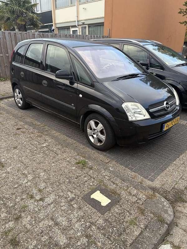 Zwart Gebruikt 2005 Opel Meriva MPV | € 1.000 (Super prijs) - Afbeelding 1/4