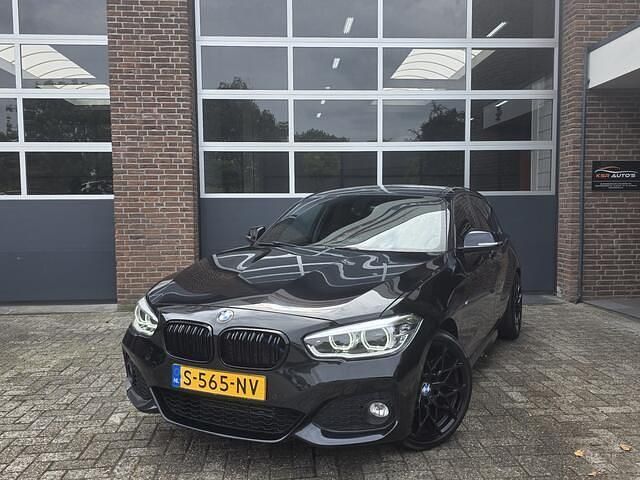 Zwart Gebruikt 2016 BMW 120 Executive Hatchback | € 13.995 (Goede deal) - Afbeelding 1/4