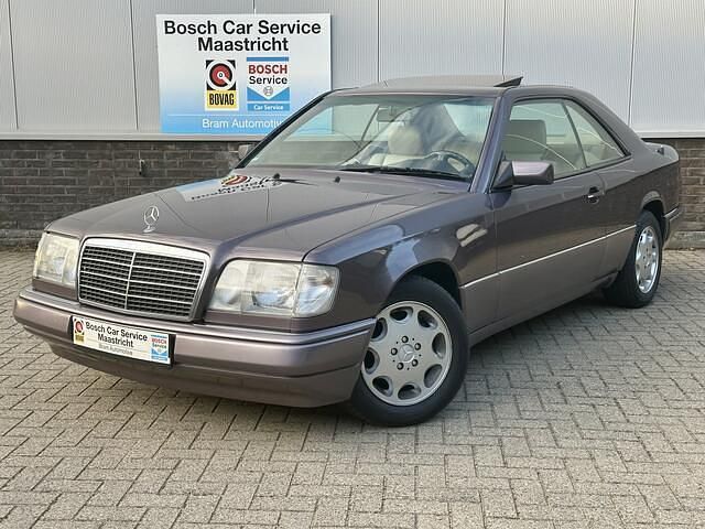 Grijs Gebruikt 1994 Mercedes 220 Coupé | € 19.949 - Afbeelding 1/4