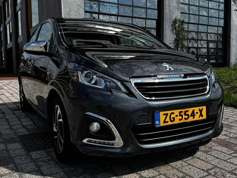 Grijs Gebruikt 2019 Peugeot 108 Allure Hatchback | € 8.750 (Goede deal) - Afbeelding 1/4