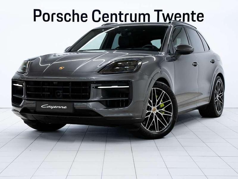 Grijs Gebruikt 2024 Porsche Cayenne S E-Hybrid SUV | € 123.900 (Super prijs) - Afbeelding 1/4
