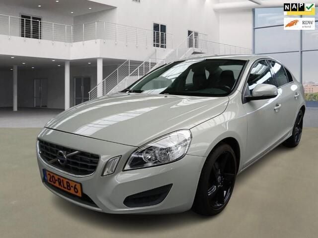 Wit Gebruikt 2011 Volvo S60 Business Edition Sedan | € 4.750 - Afbeelding 1/4