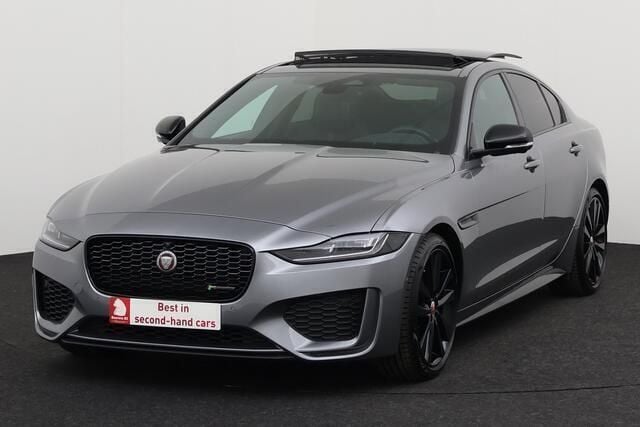 Grijs Gebruikt 2023 Jaguar XE R-Dynamic Sedan | € 36.995 - Afbeelding 1/4
