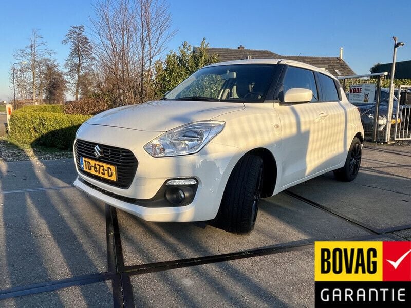 Wit Gebruikt 2018 Suzuki Swift Hatchback | € 14.950 (Iets duurder) - Afbeelding 1/4