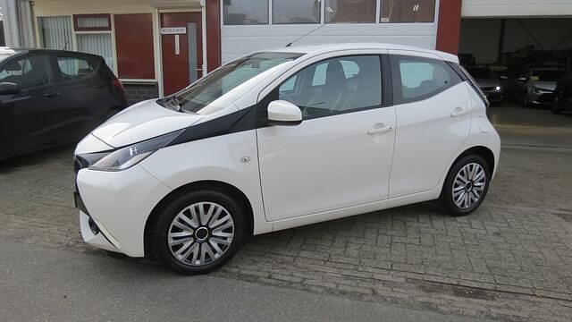 Occasion Toyota Aygo 69 PK (50 kW) 2018 Wit Hatchback