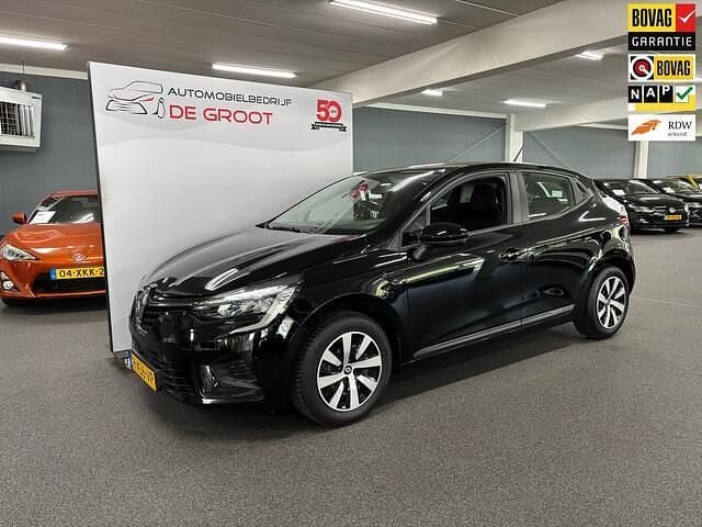Zwart Gebruikt 2022 Renault Clio V Equilibre Hatchback | € 14.750 (Eerlijke prijs) - Afbeelding 1/4
