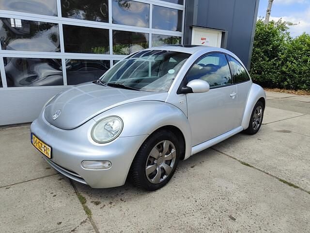 Grijs Gebruikt 2001 VW Beetle Highline Hatchback | € 1.250 - Afbeelding 1/4