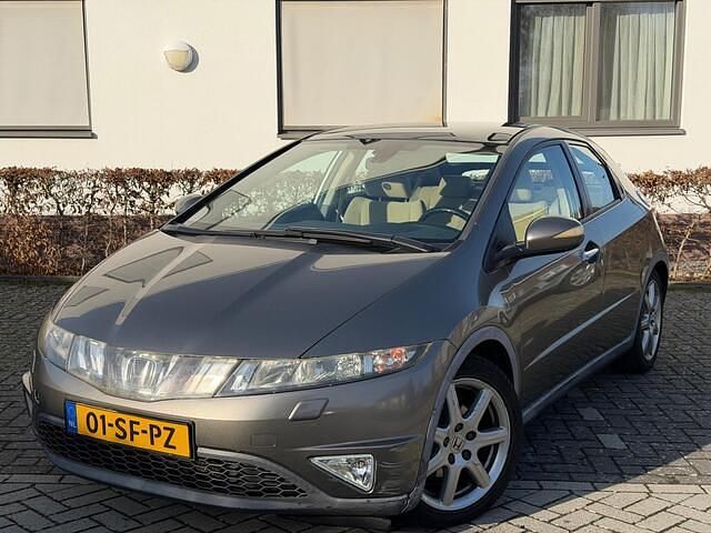 Occasion Honda Civic Executive 140 PK (102 kW) 2005 Grijs (metallic) Hatchback