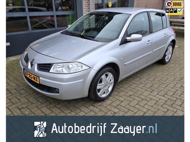 Grijs Gebruikt 2007 Renault Mégane II Business Hatchback | € 3.250 (Iets duurder) - Afbeelding 1/4