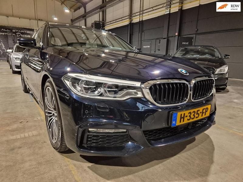 Zwart Gebruikt 2018 BMW 540 Executive Stationwagen | € 29.999 (Super prijs) - Afbeelding 1/4