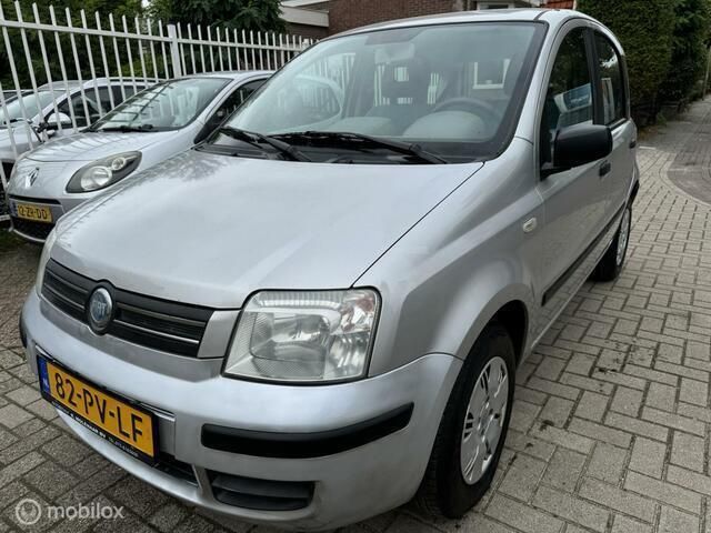 Grijs Gebruikt 2004 Fiat Panda Dynamic Hatchback | € 1.750 (Duur) - Afbeelding 1/4