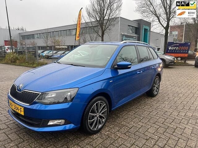 Blauw Gebruikt 2018 Skoda Fabia Stationwagen | € 7.750 (Eerlijke prijs) - Afbeelding 1/4