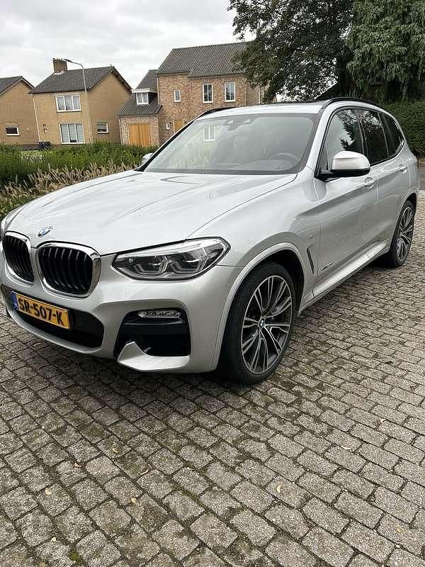 Grijs Gebruikt 2018 BMW X3 SUV | € 30.950 - Afbeelding 1/4