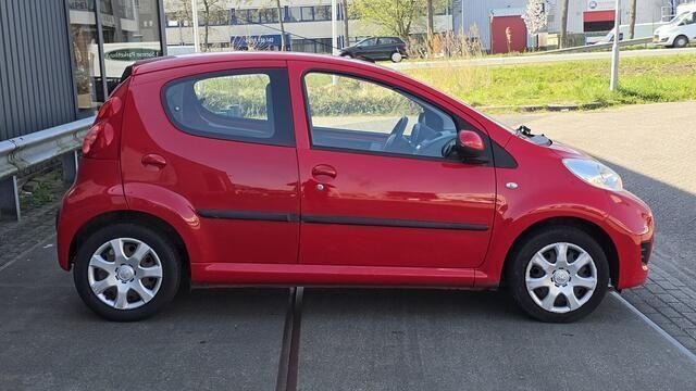 Occasion Peugeot 107 68 PK (50 kW) 2011 Rood Hatchback