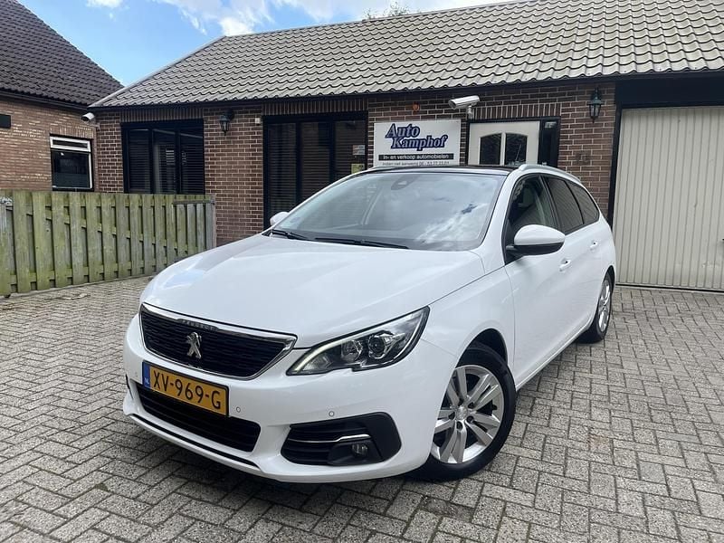 Wit Gebruikt 2019 Peugeot 308 Stationwagen | € 6.950 (Goede deal) - Afbeelding 1/4
