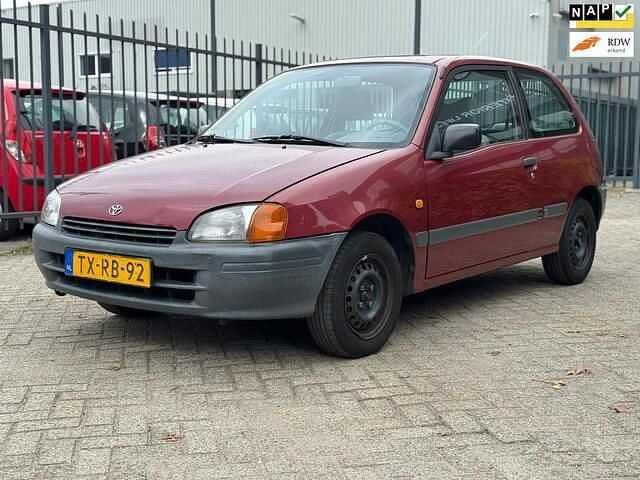 Occasion Toyota Starlet XLi 75 PK (55 kW) 1998 Rood Hatchback
