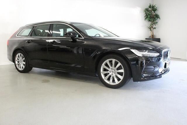 Occasion Volvo V90 Momentum 252 PK (185 kW) 2018 Zwart (metallic) Stationwagen