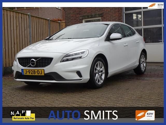 Occasion Volvo V40 Inscription 123 PK (90 kW) 2019 Wit Hatchback