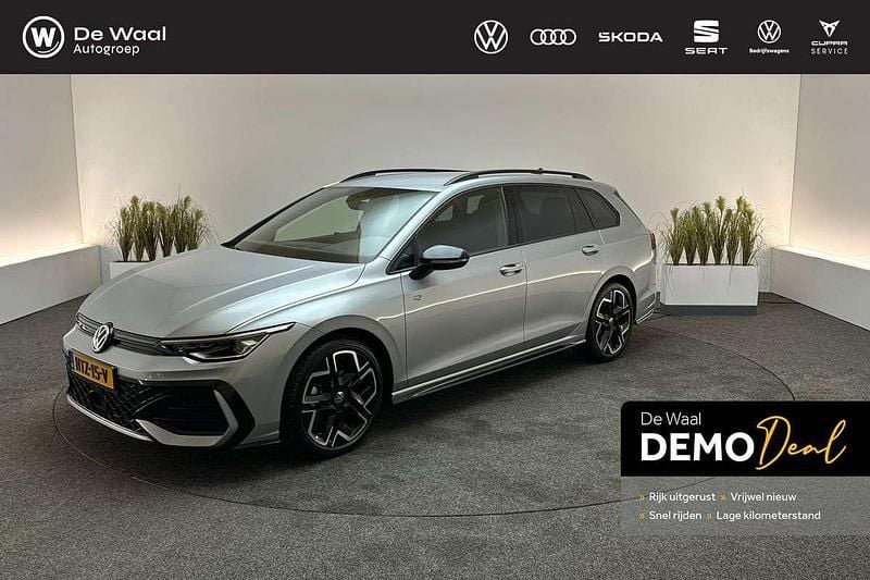 Zilver, metallic lak Gebruikt 2025 VW Golf VIII R-line Edition Stationwagen | € 37.890 - Afbeelding 1/3