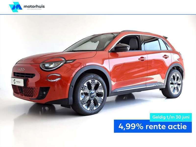Oranje, metallic lak Gebruikt 2024 Fiat 600 La Prima SUV | € 27.945 (Goede deal) - Afbeelding 1/4