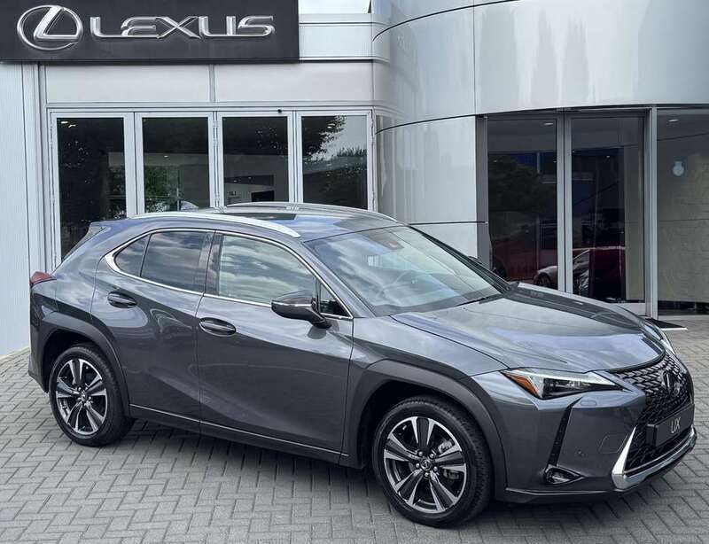 Grijs Gebruikt 2024 Lexus UX 250h Luxury Line SUV | € 39.440 (Eerlijke prijs) - Afbeelding 1/4