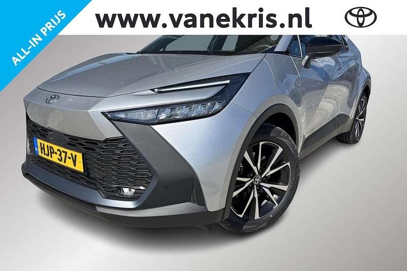 Grijs Occasion 2025 Toyota C-HR Business Edition SUV | € 35.899 (Super prijs) - Afbeelding 1/4