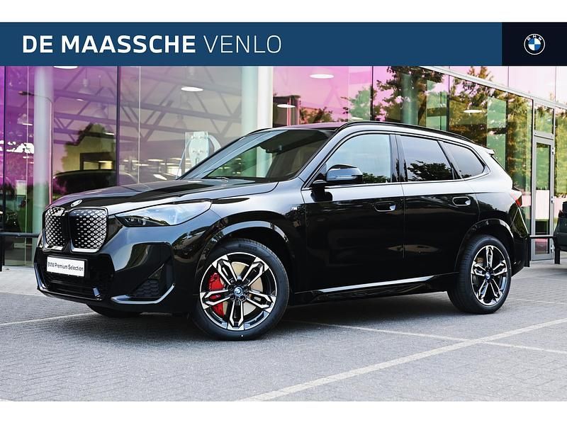 Zwart Gebruikt 2025 BMW iX1 Comfort Edition SUV | € 52.950 (Super prijs) - Afbeelding 1/4