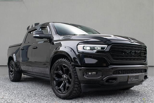 Zwart Gebruikt 2021 Dodge Ram Limited Pickup | € 52.900 (Goede deal) - Afbeelding 1/4