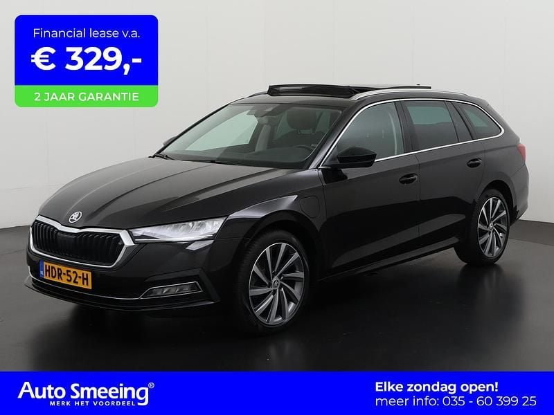 Zwart Gebruikt 2021 Skoda Octavia Style Stationwagen | € 25.895 (Eerlijke prijs) - Afbeelding 1/4