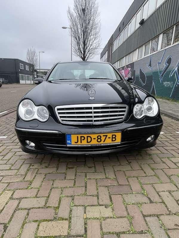 Occasion 2005 Mercedes C200 Elegance Sedan | € 7.999 - Afbeelding 1/4