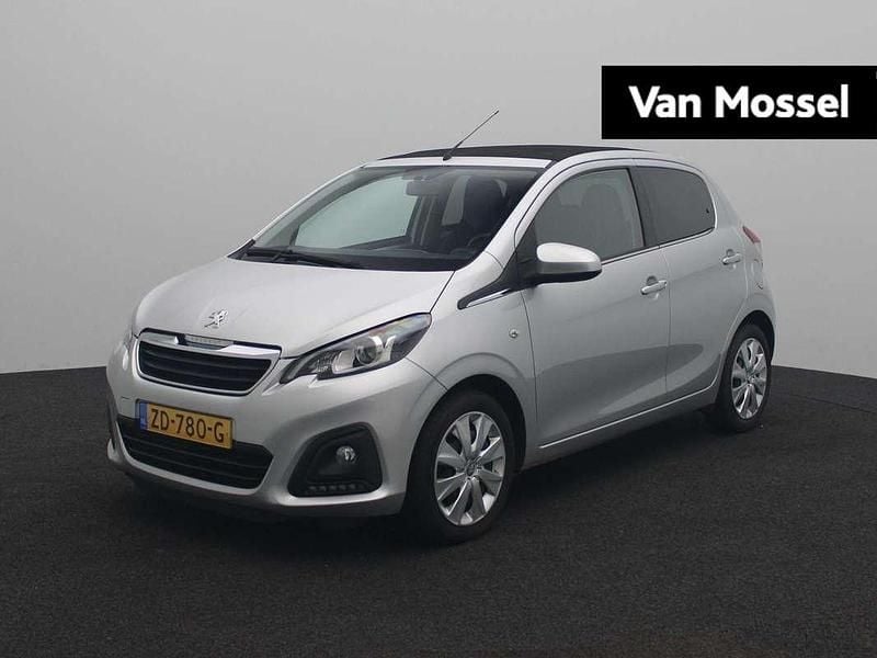 Grijs Gebruikt 2019 Peugeot 108 Active Hatchback | € 9.940 (Iets duurder) - Afbeelding 1/4
