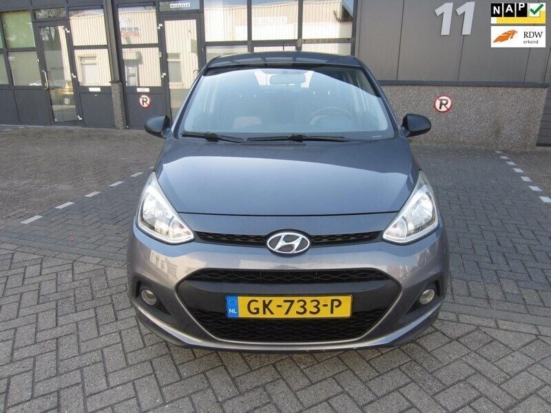 Grijs Gebruikt 2015 Hyundai i10 Hatchback | € 5.450 (Goede deal) - Afbeelding 1/4