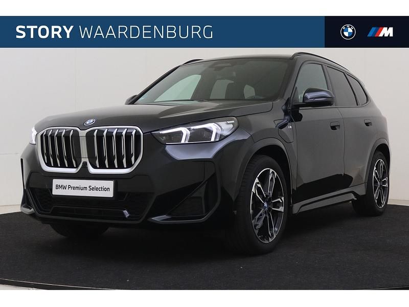 Zwart Occasion 2025 BMW X1 Executive SUV | € 58.495 (Duur) - Afbeelding 1/4