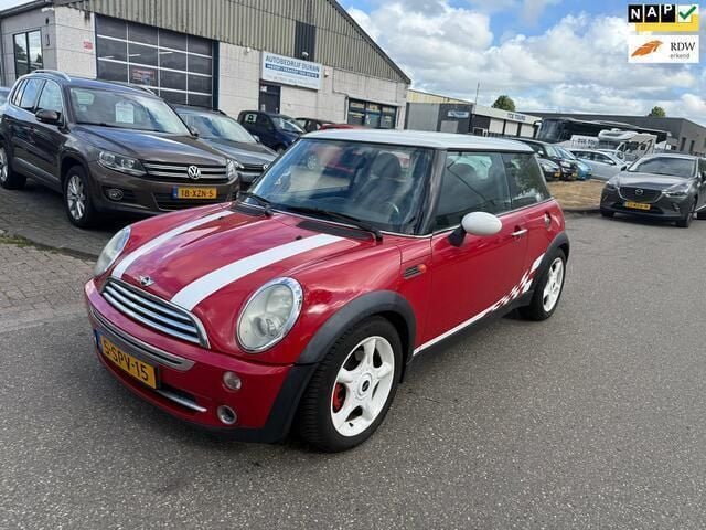 Rood Gebruikt 2005 Mini Cooper Chili Hatchback | € 2.500 (Super prijs) - Afbeelding 1/4