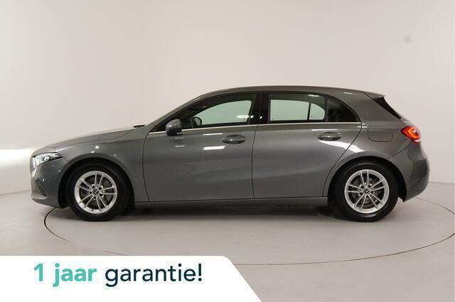 Grijs Gebruikt 2019 Mercedes A200 Business Hatchback | € 22.450 (Super prijs) - Afbeelding 1/4