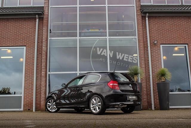 Occasion BMW 120 Executive 170 PK (125 kW) 2009 Zwart (metallic) Hatchback