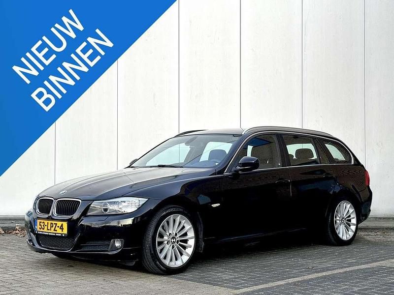 Zwart Gebruikt 2010 BMW 318 M Sport Stationwagen | € 4.250 (Super prijs) - Afbeelding 1/4