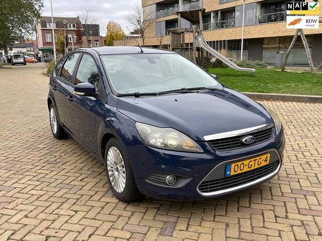 Blauw Occasion 2008 Ford Focus Titanium Hatchback | € 1.995 (Eerlijke prijs) - Afbeelding 1/4