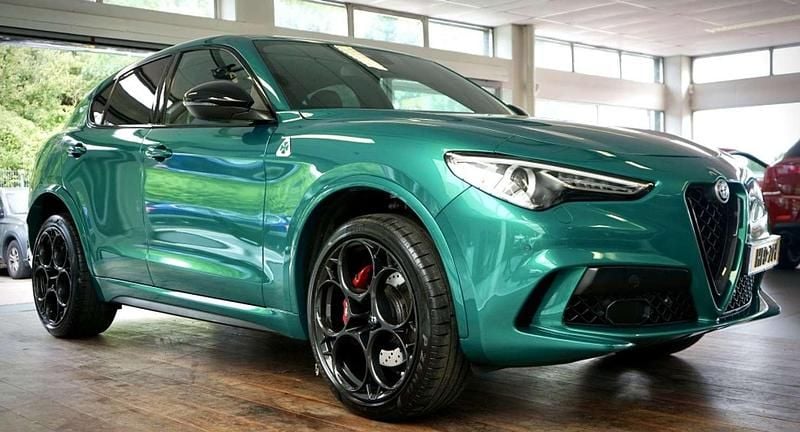 Groen Gebruikt 2022 Alfa Romeo Stelvio SUV | € 94.950 - Afbeelding 1/4