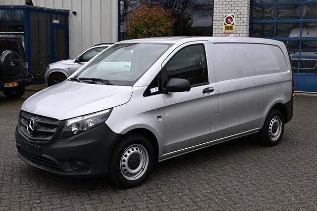 Zilver Gebruikt 2021 Mercedes Vito MPV | € 21.950 (Super prijs) - Afbeelding 1/4