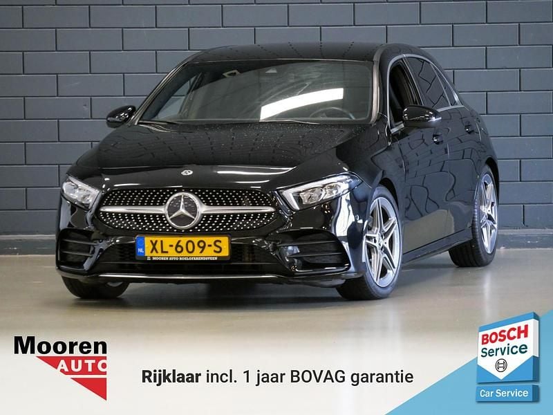 Zwart (metallic) Gebruikt 2018 Mercedes A200 Business Hatchback | € 23.950 (Eerlijke prijs) - Afbeelding 1/4