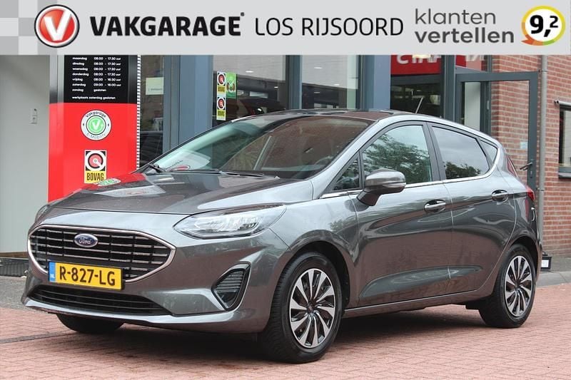 Grijs Gebruikt 2022 Ford Fiesta Titanium Hatchback | € 15.495 (Goede deal) - Afbeelding 1/4