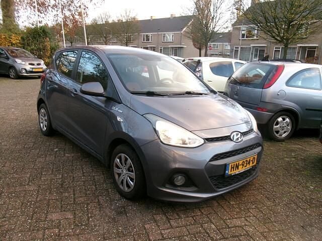 Grijs Gebruikt 2016 Hyundai i10 Comfort Hatchback | € 3.500 (Super prijs) - Afbeelding 1/4