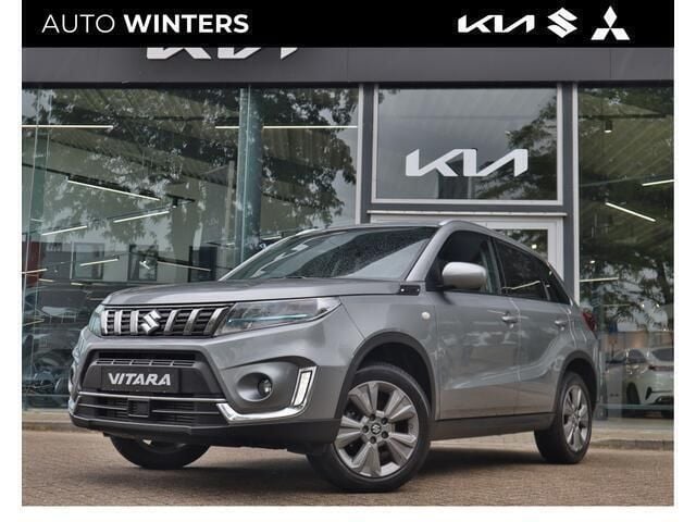 Zilver, metallic lak Gebruikt 2024 Suzuki Vitara SUV | € 25.845 (Eerlijke prijs) - Afbeelding 1/4