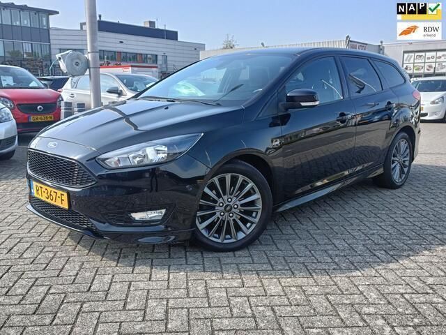 Zwart Occasion 2018 Ford Focus ST-Line Stationwagen | € 8.450 (Eerlijke prijs) - Afbeelding 1/4