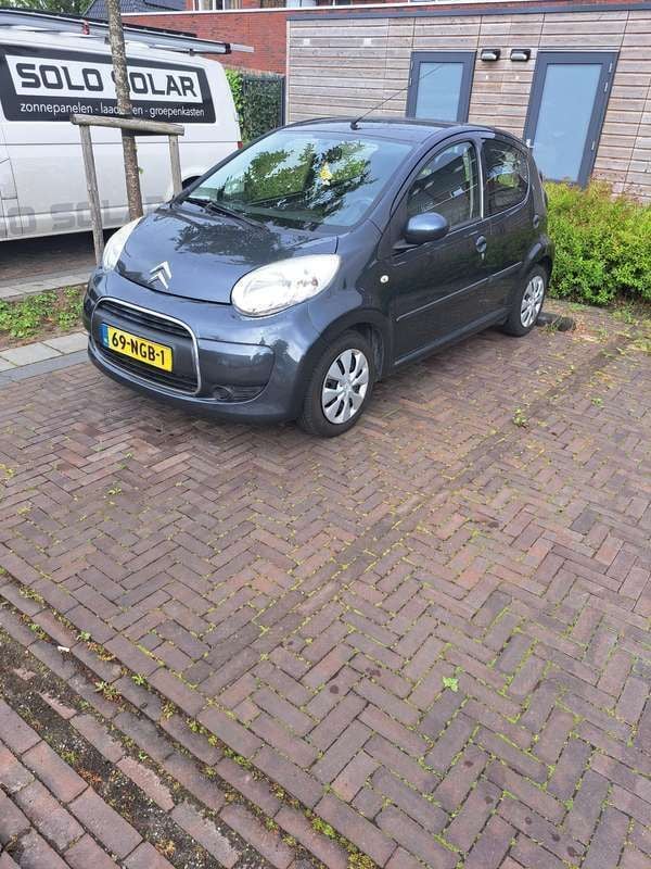 Grijs Gebruikt 2010 Citroën C1 Hatchback | € 2.350 (Goede deal) - Afbeelding 1/4