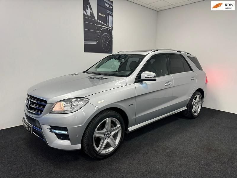 Grijs Gebruikt 2012 Mercedes ML350 Edition 1 SUV | € 17.990 (Iets duurder) - Afbeelding 1/4